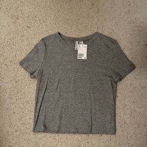 H&M grey cropped shirt